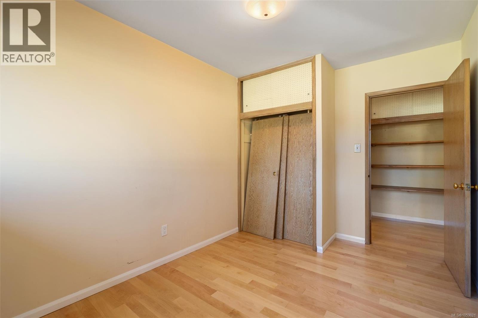  641 Jones Terrace, Saanich