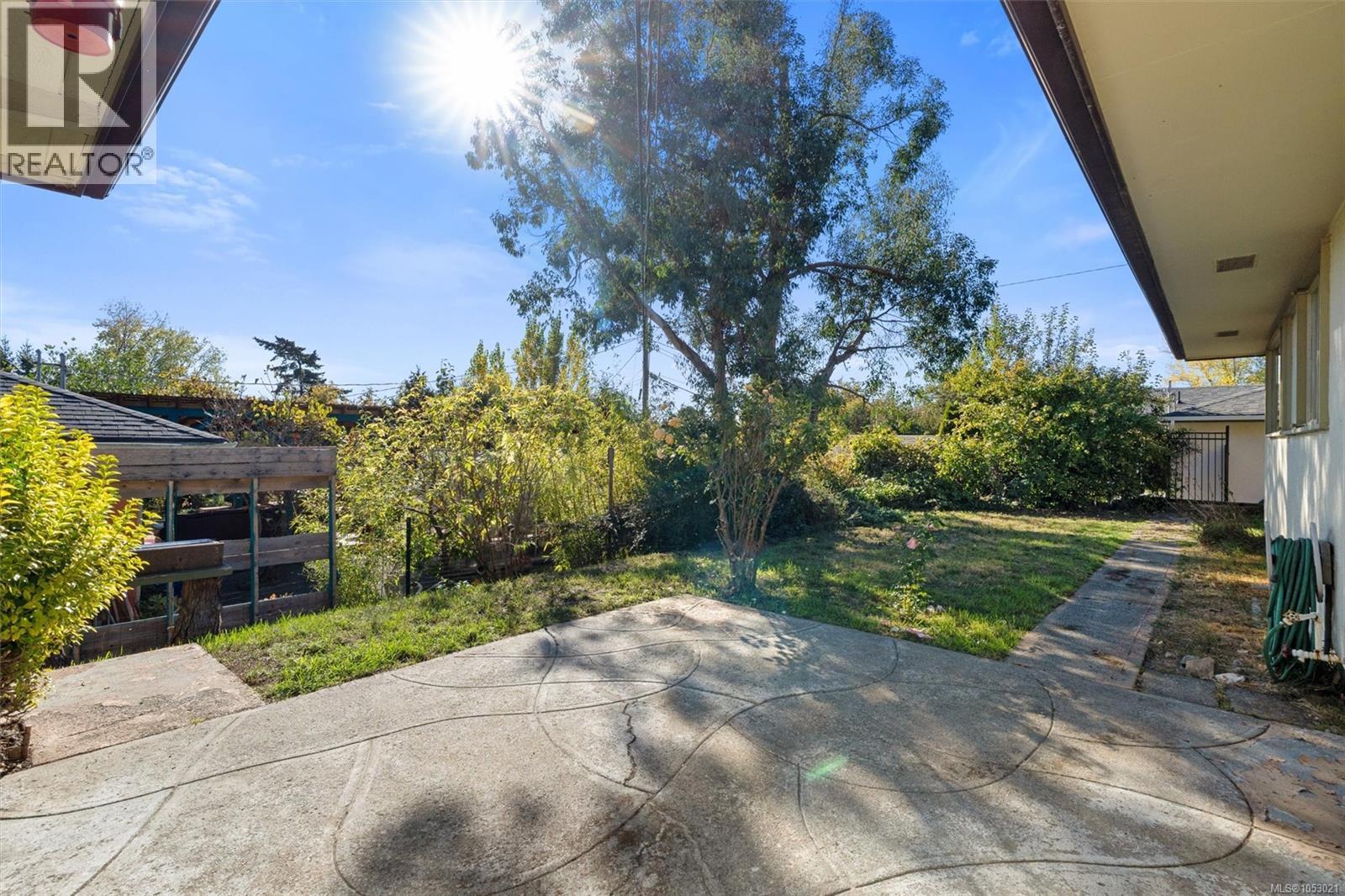  641 Jones Terrace, Saanich