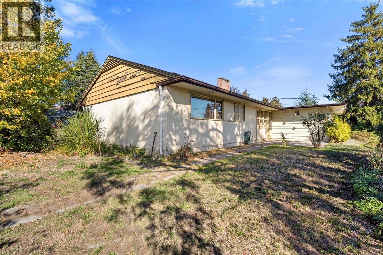  641 Jones Terrace, Saanich