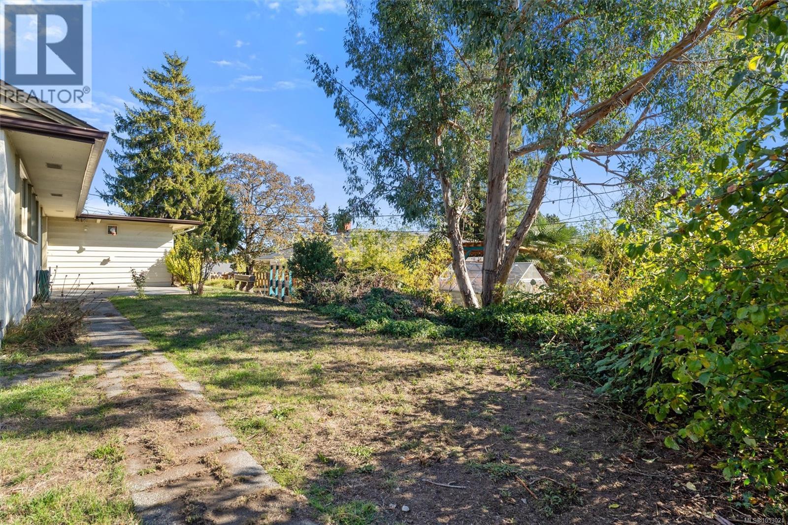  641 Jones Terrace, Saanich