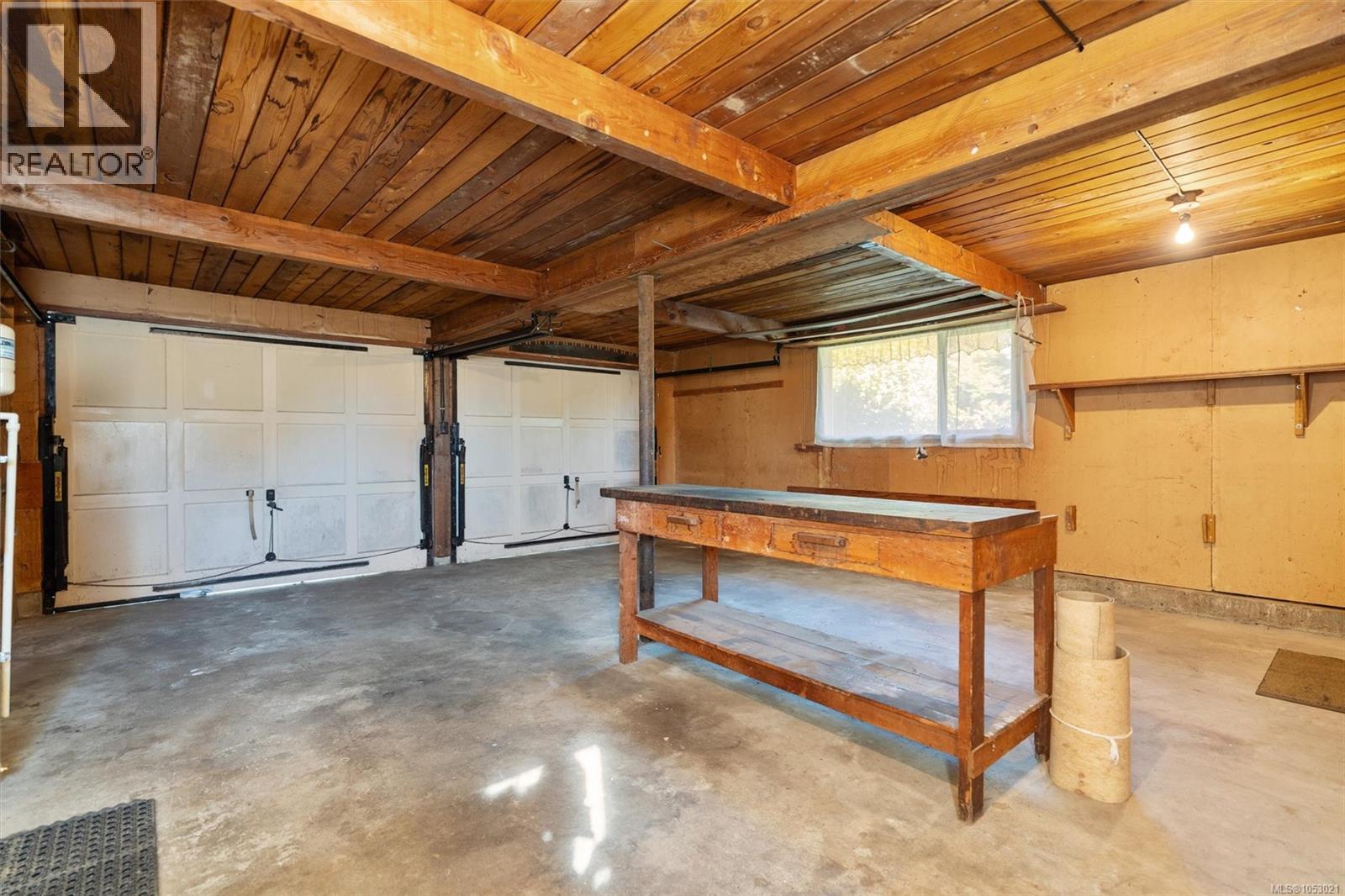  641 Jones Terrace, Saanich