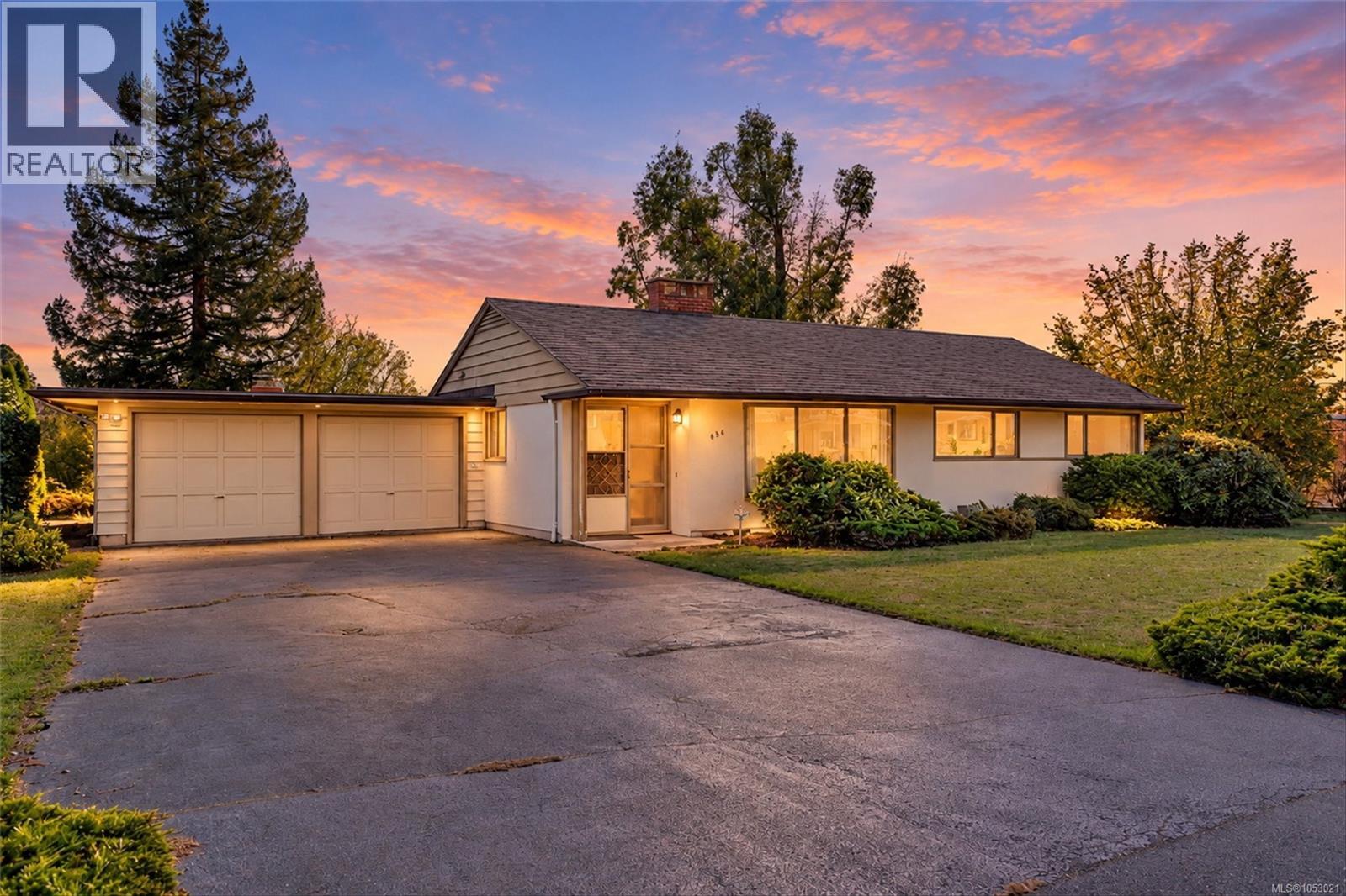  641 Jones Terrace, Saanich