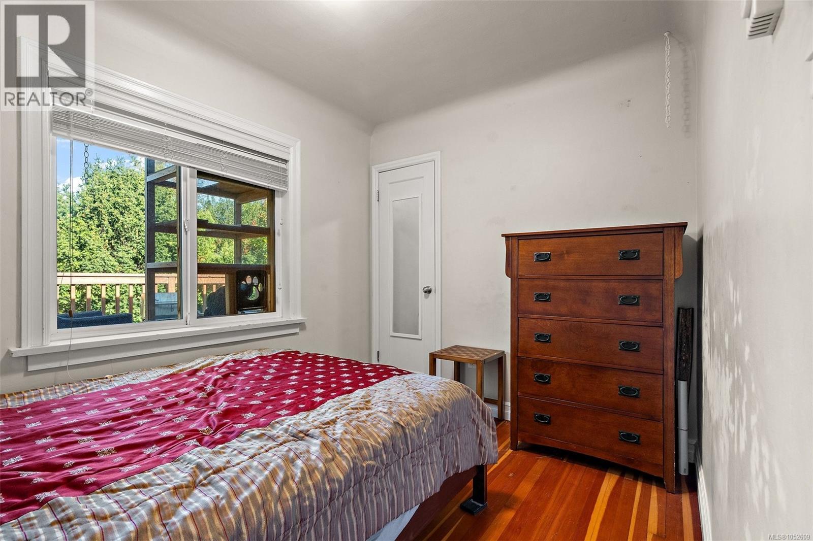  1230 Hillside Avenue, Victoria