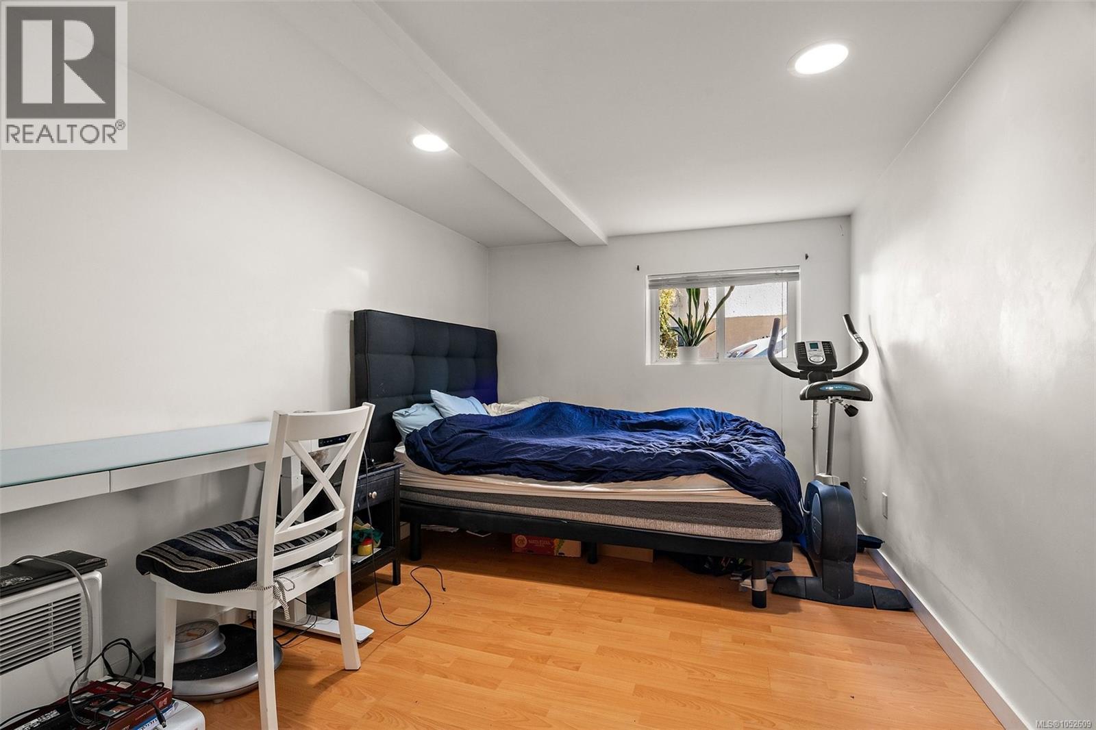  1230 Hillside Avenue, Victoria
