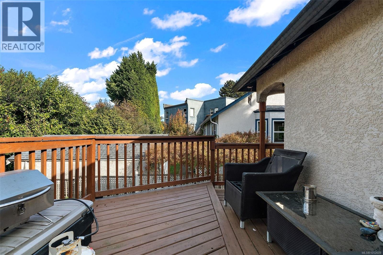  1230 Hillside Avenue, Victoria