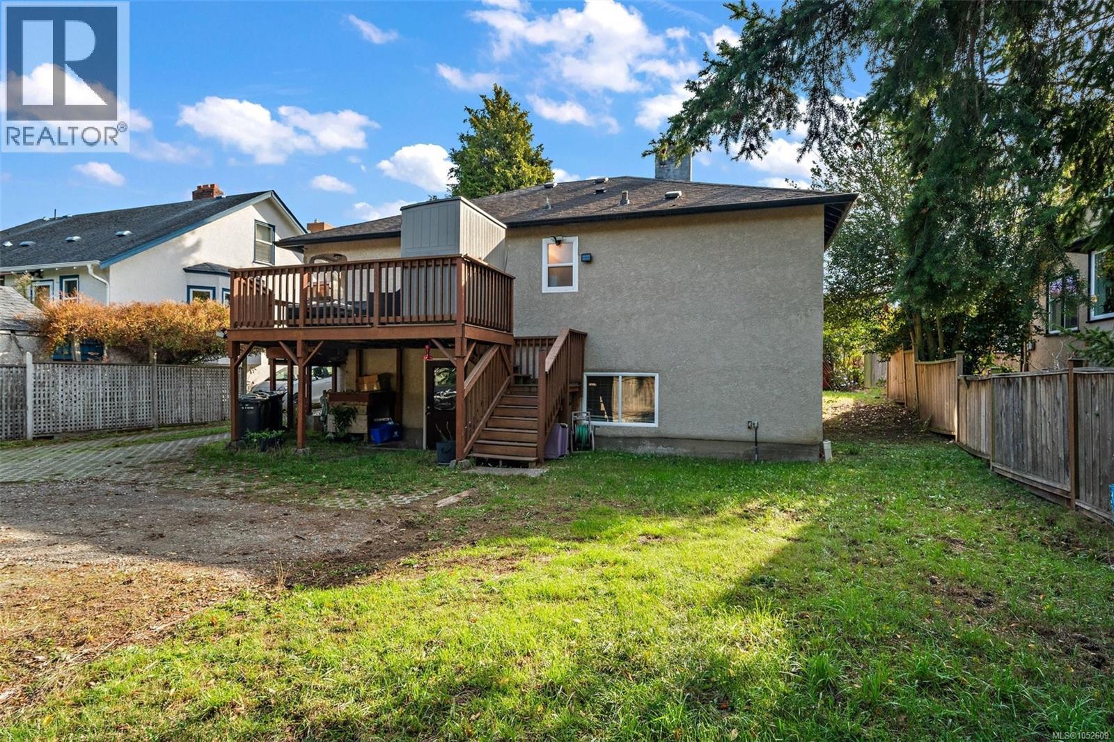  1230 Hillside Avenue, Victoria