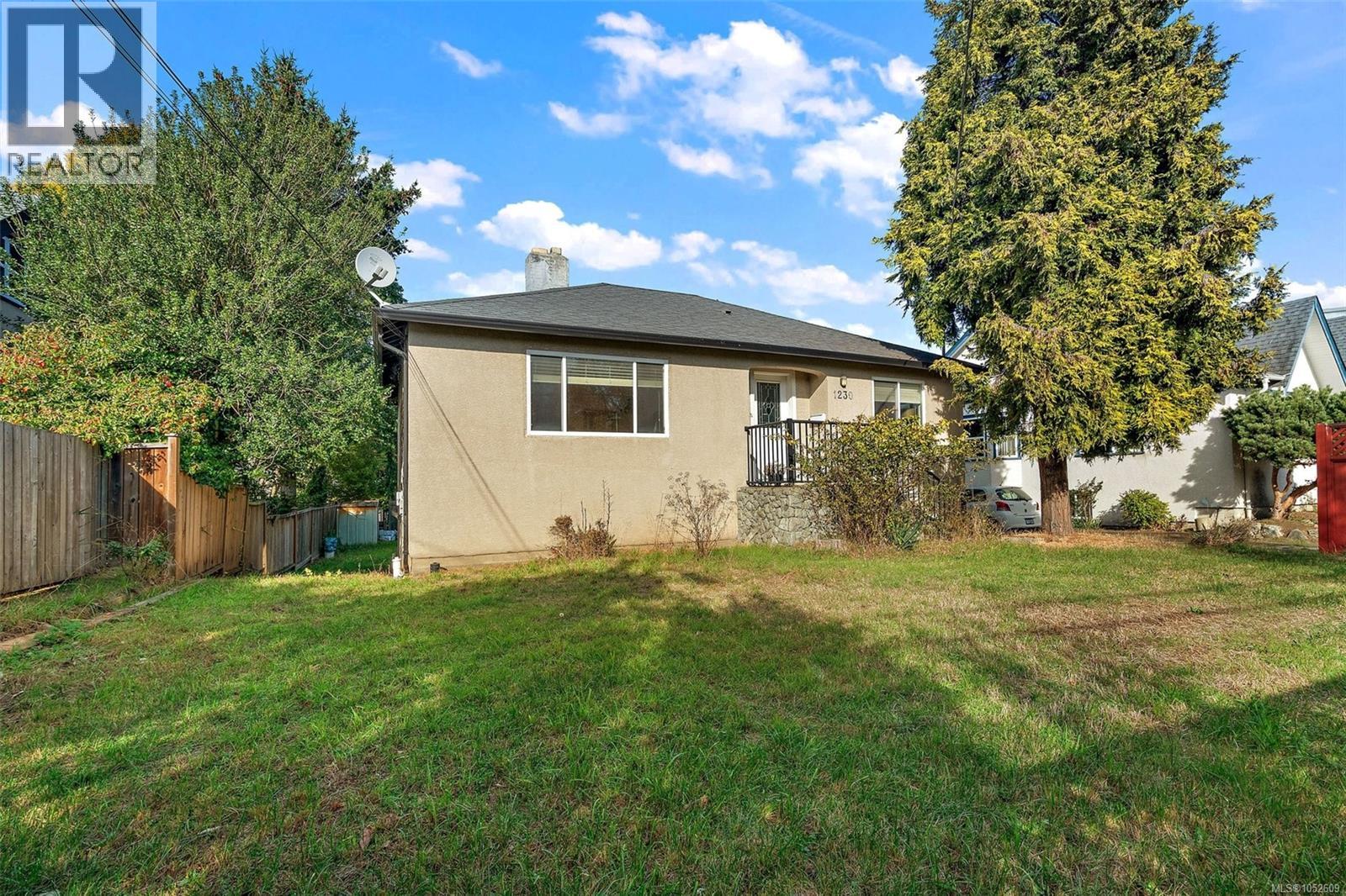  1230 Hillside Avenue, Victoria