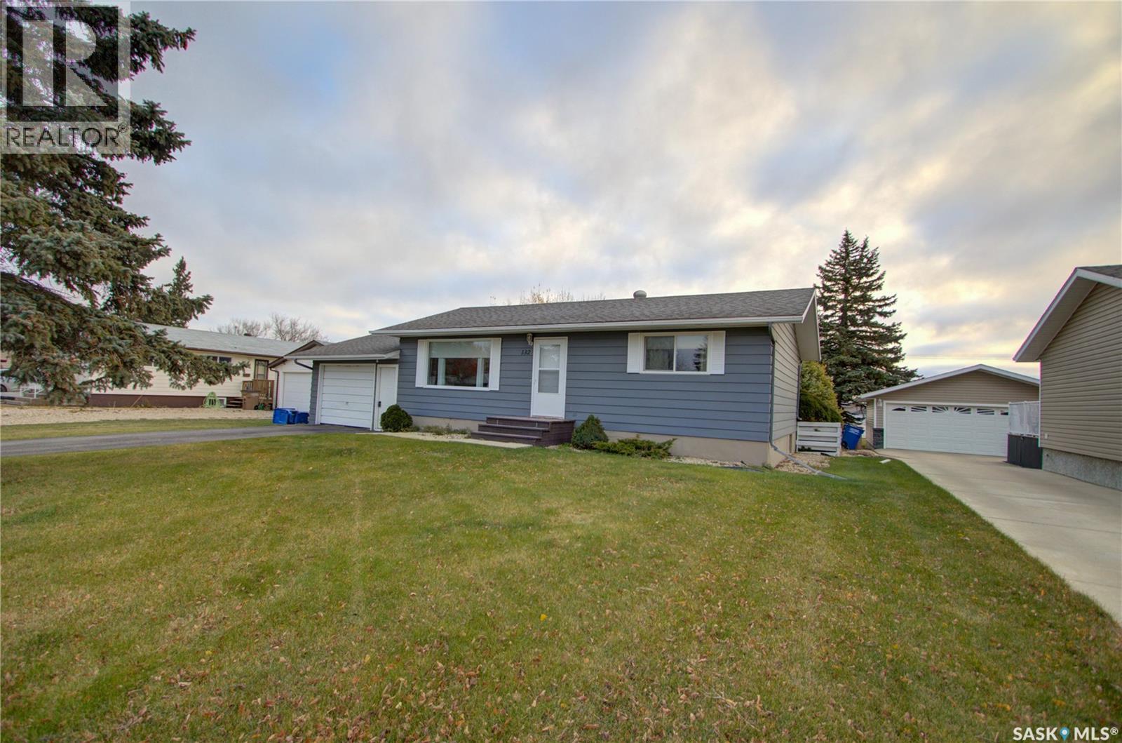 132 Bemister DRIVE, Melfort — photo 2