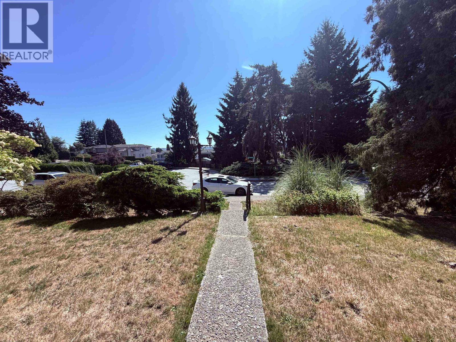 6127 Buchanan Street, Burnaby — photo 4