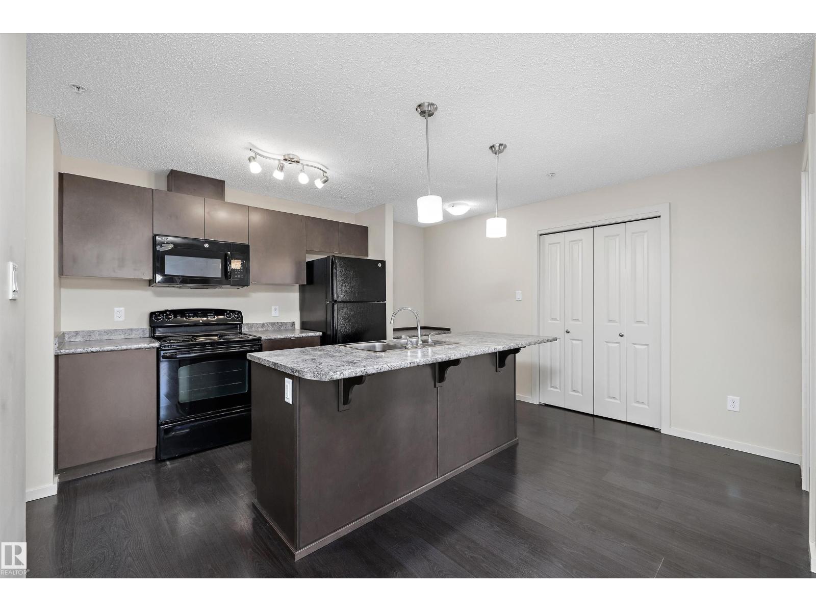 Property photograph 11 for MLS E4514343