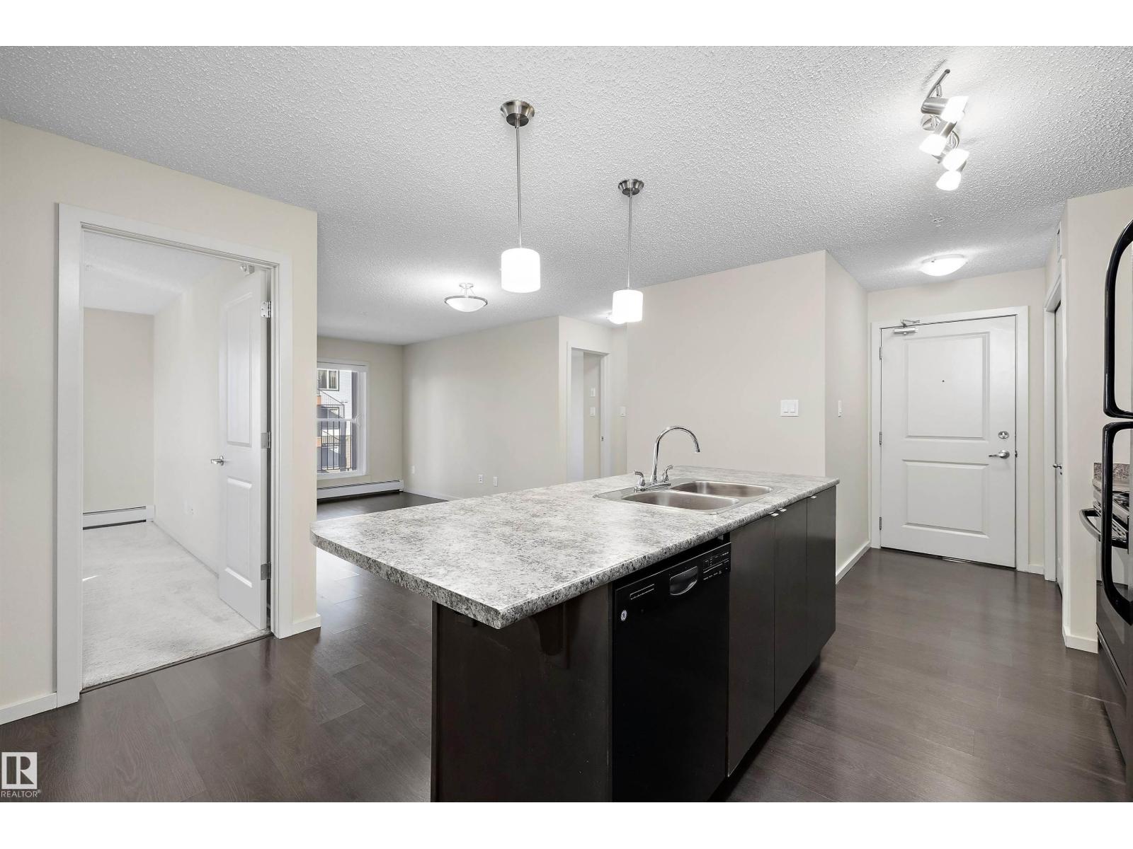 Property photograph 12 for MLS E4514343