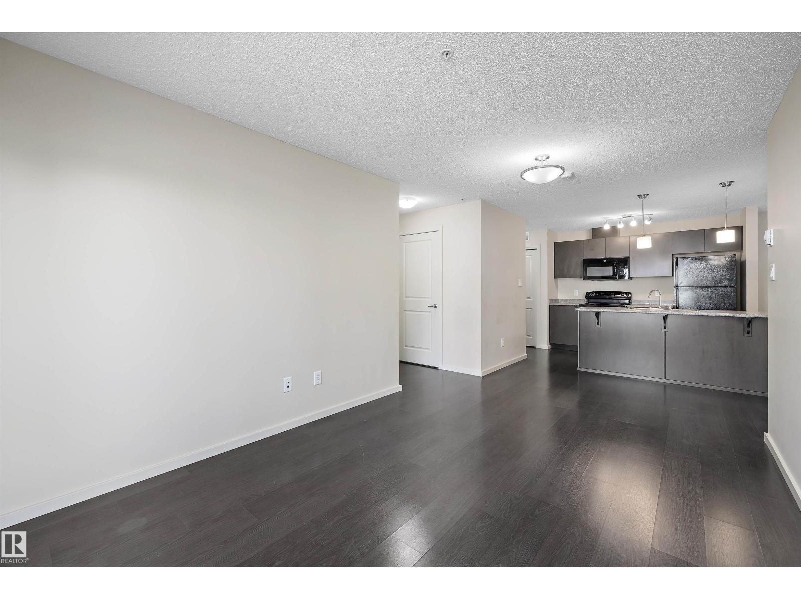 Property photograph 18 for MLS E4514343