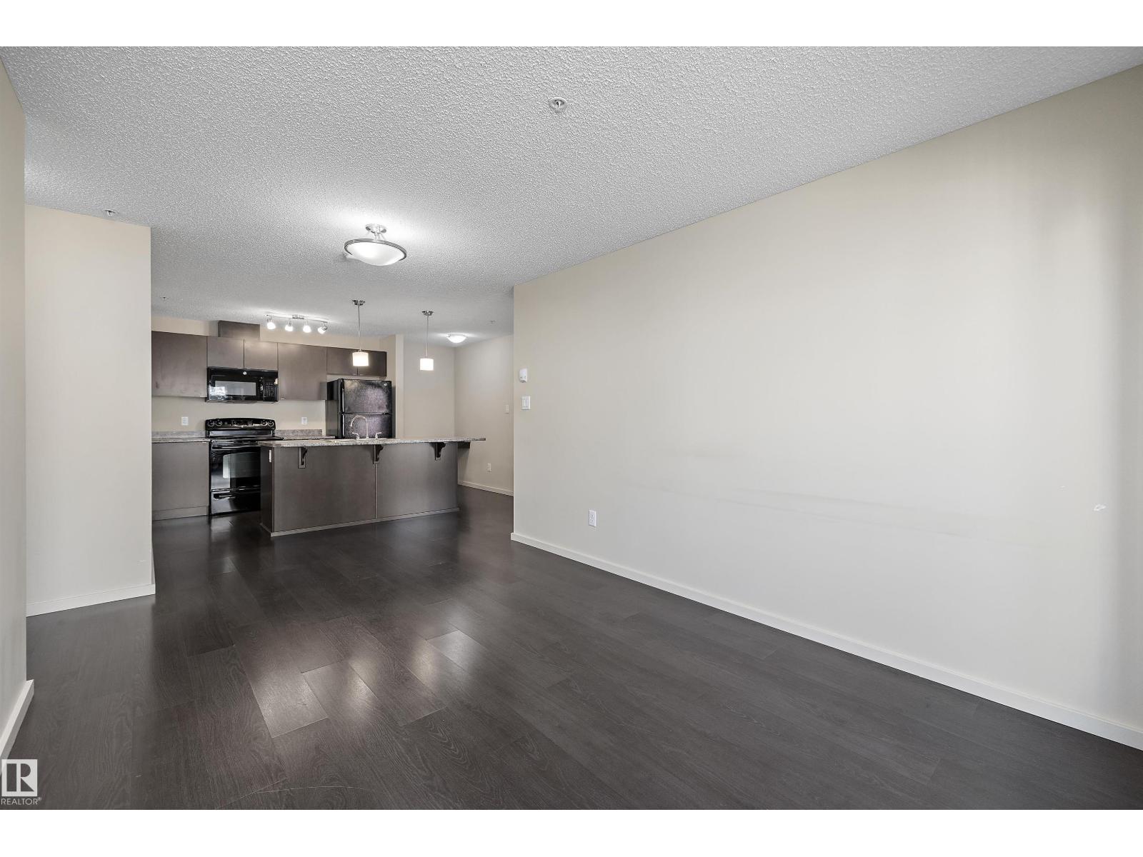 Property photograph 19 for MLS E4514343