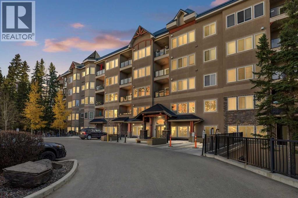 Apartment condo at 424, 20 Discovery Ridge Close SW, Calgary