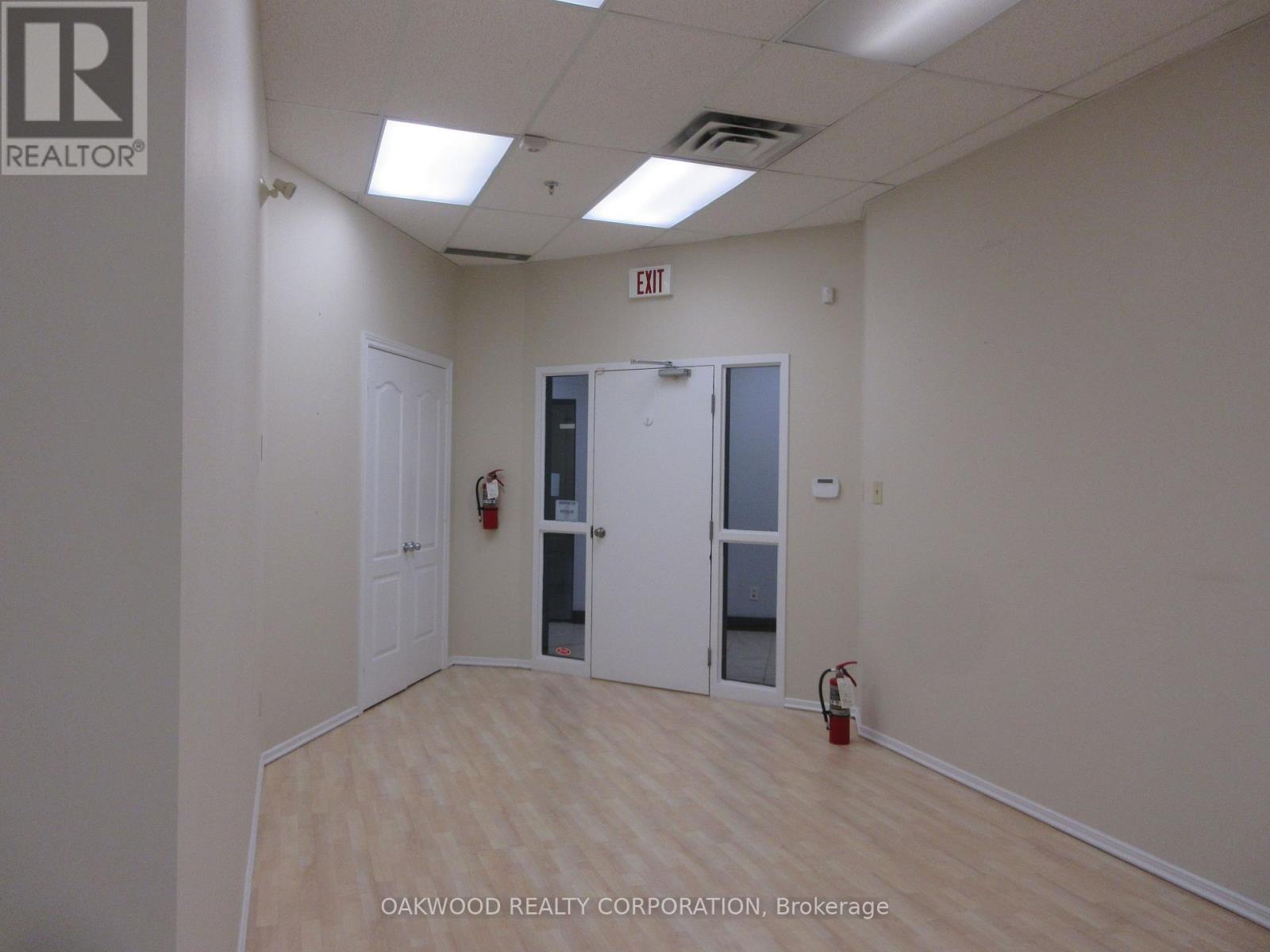 TB 102 - 8000 JANE STREET, Vaughan (Concord) — photo 3
