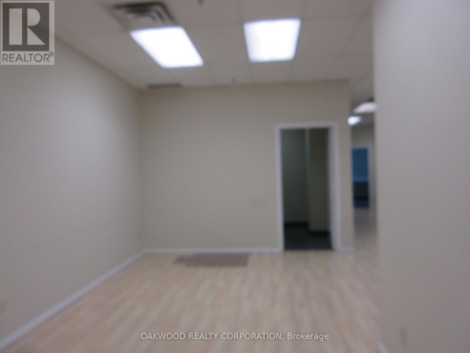 TB 102 - 8000 JANE STREET, Vaughan (Concord) — photo 4