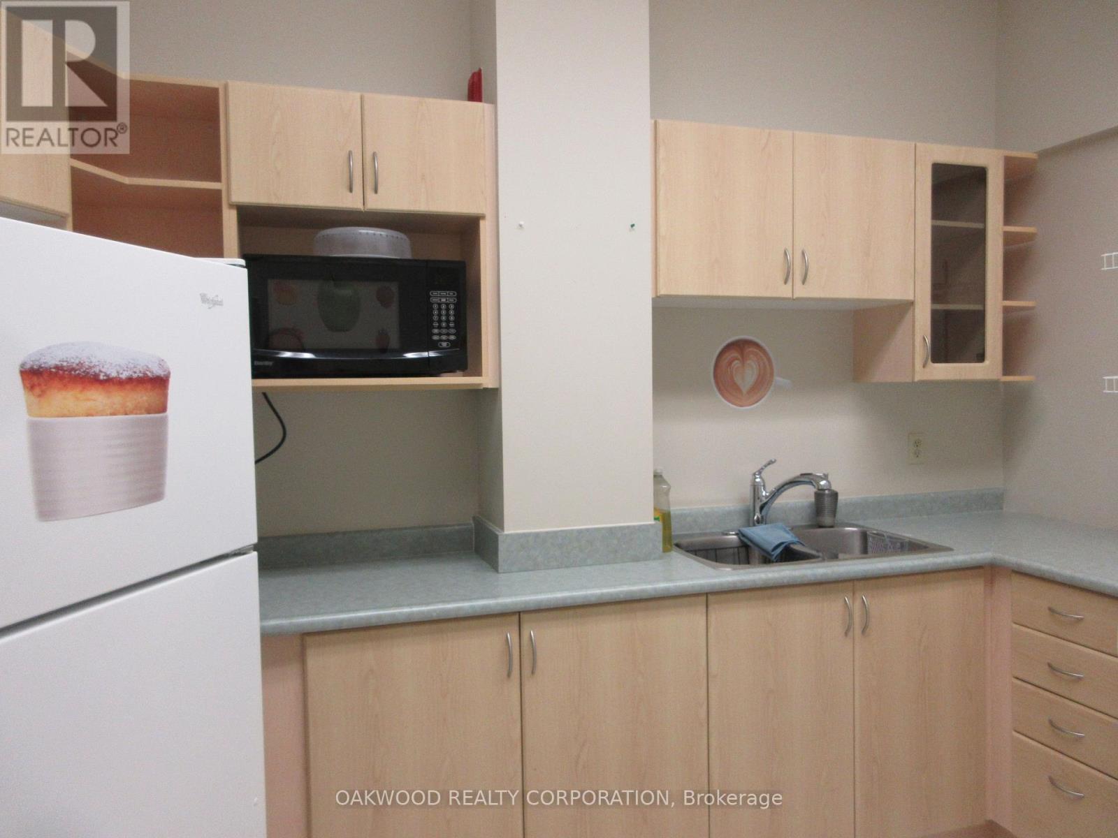 TB 102 - 8000 JANE STREET, Vaughan (Concord) — photo 6