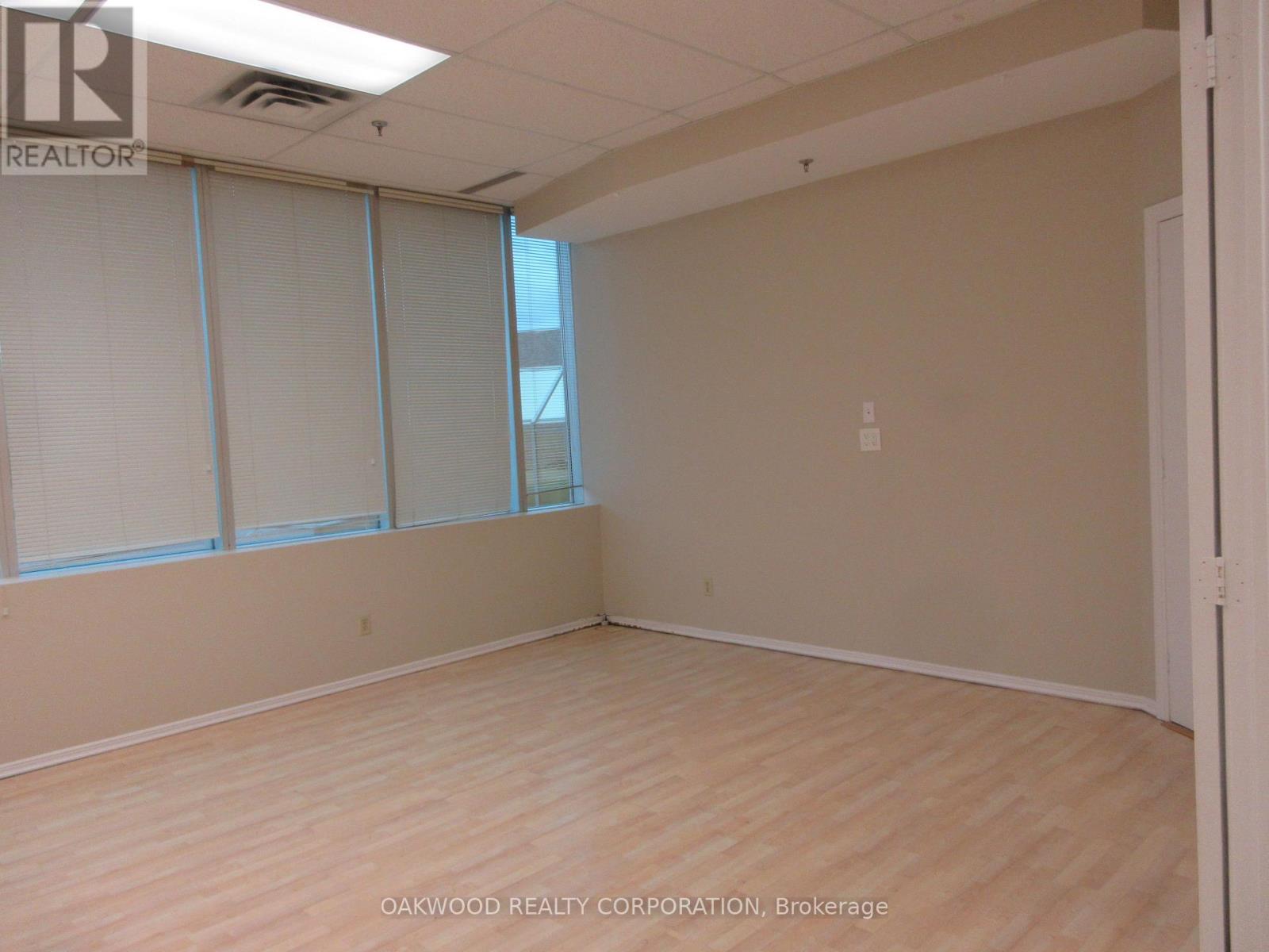 TB 102 - 8000 JANE STREET, Vaughan (Concord) — photo 7