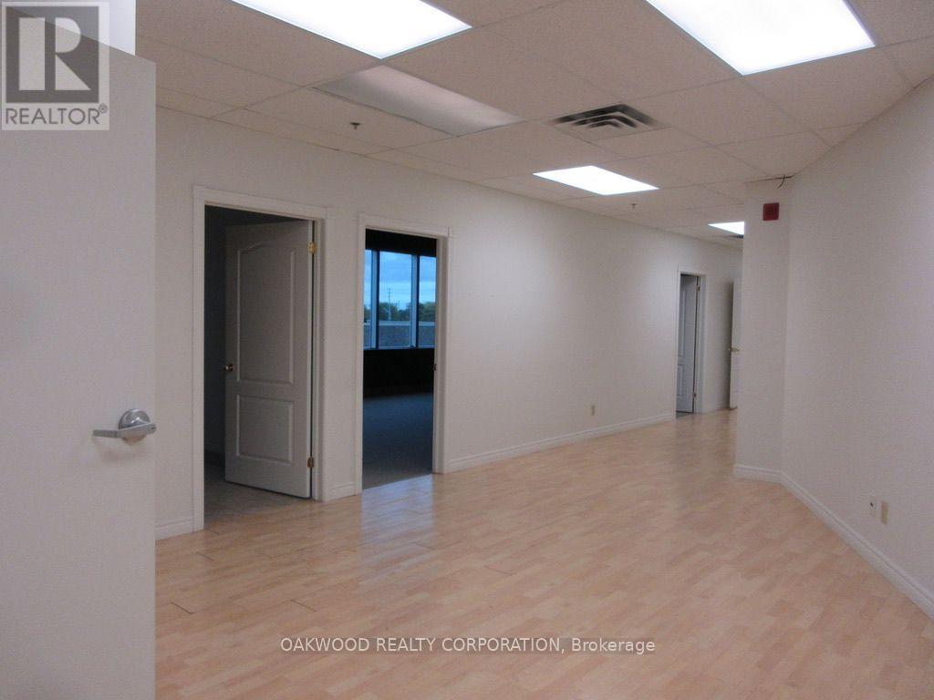 TB 203 - 8000 JANE STREET, Vaughan (Concord) — photo 3