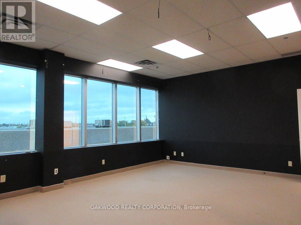 TB 203 - 8000 JANE STREET, Vaughan (Concord) — photo 4