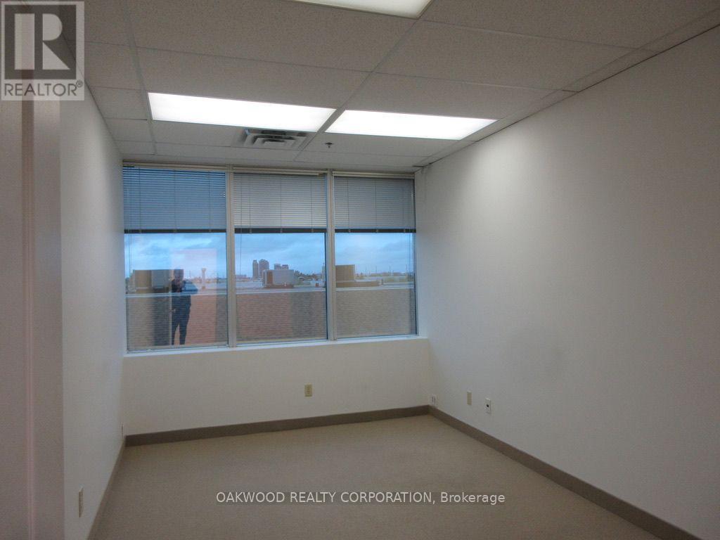 TB 203 - 8000 JANE STREET, Vaughan (Concord) — photo 6