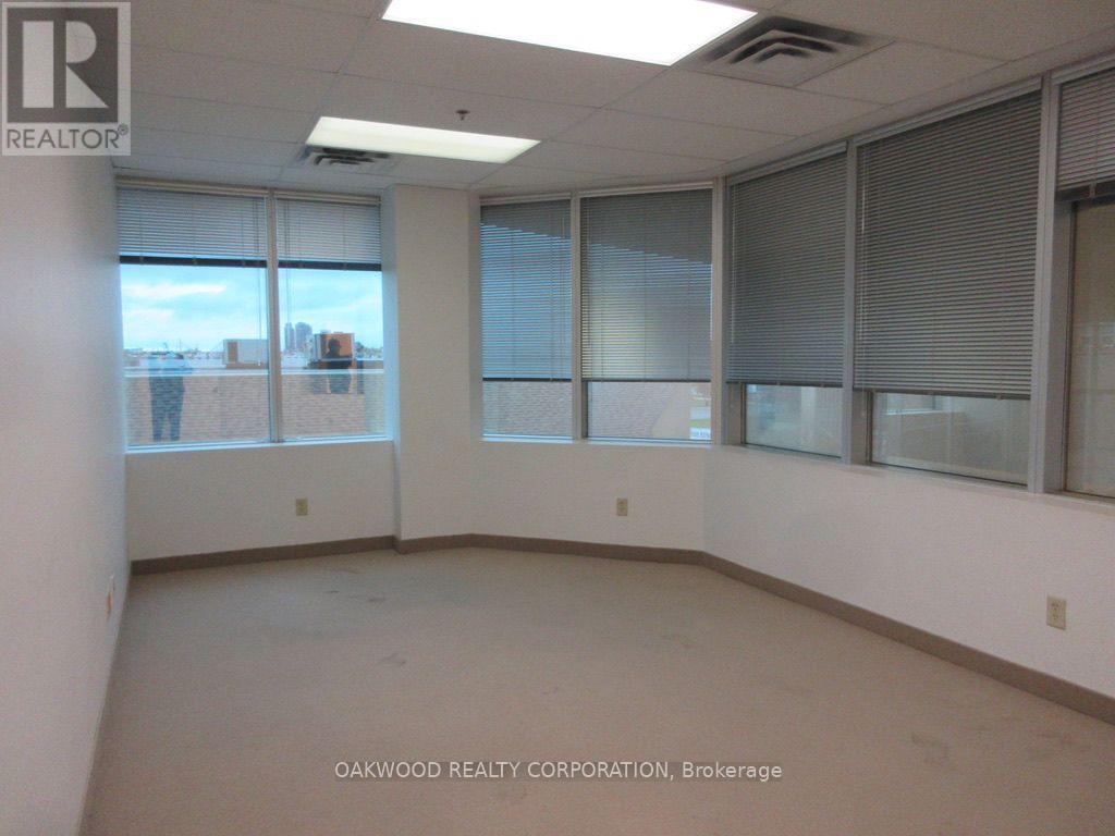 TB 203 - 8000 JANE STREET, Vaughan (Concord) — photo 7