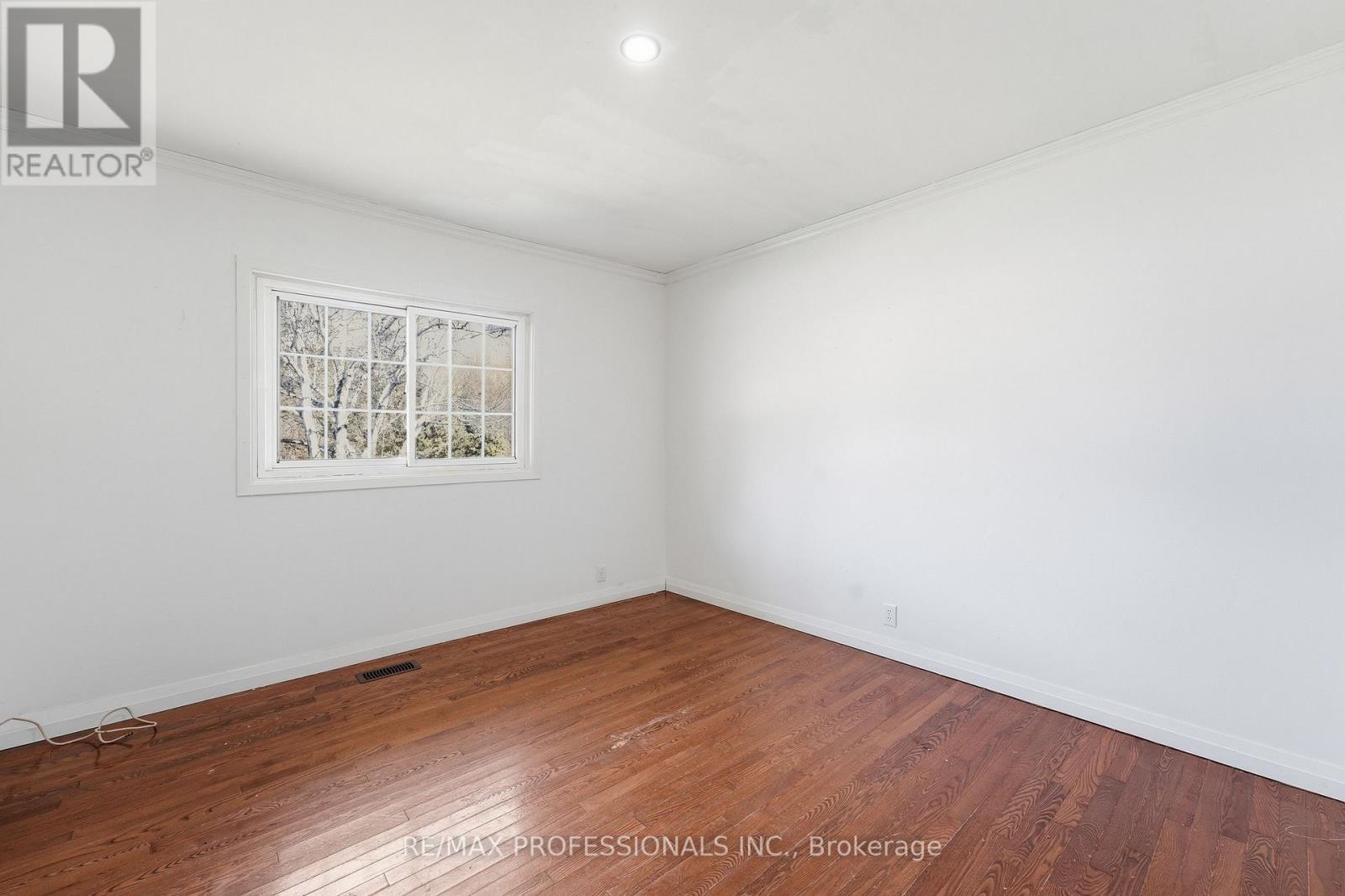 120 Switzer Street, Clearview photo 16