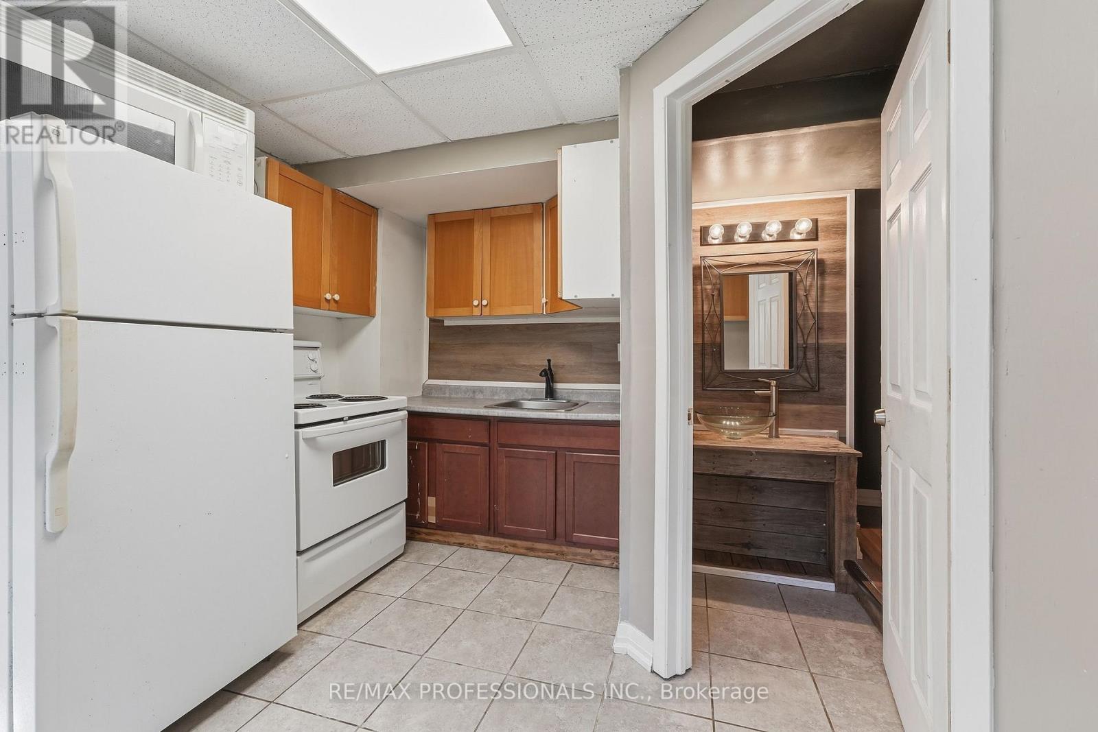 120 Switzer Street, Clearview photo 20