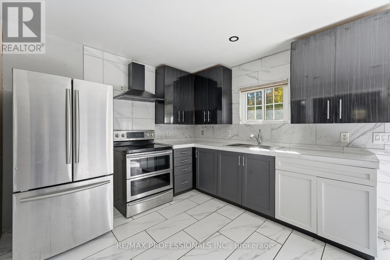 120 Switzer Street, Clearview photo 8