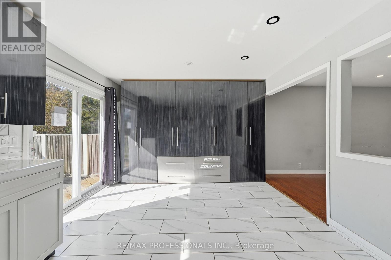 120 Switzer Street, Clearview photo 9