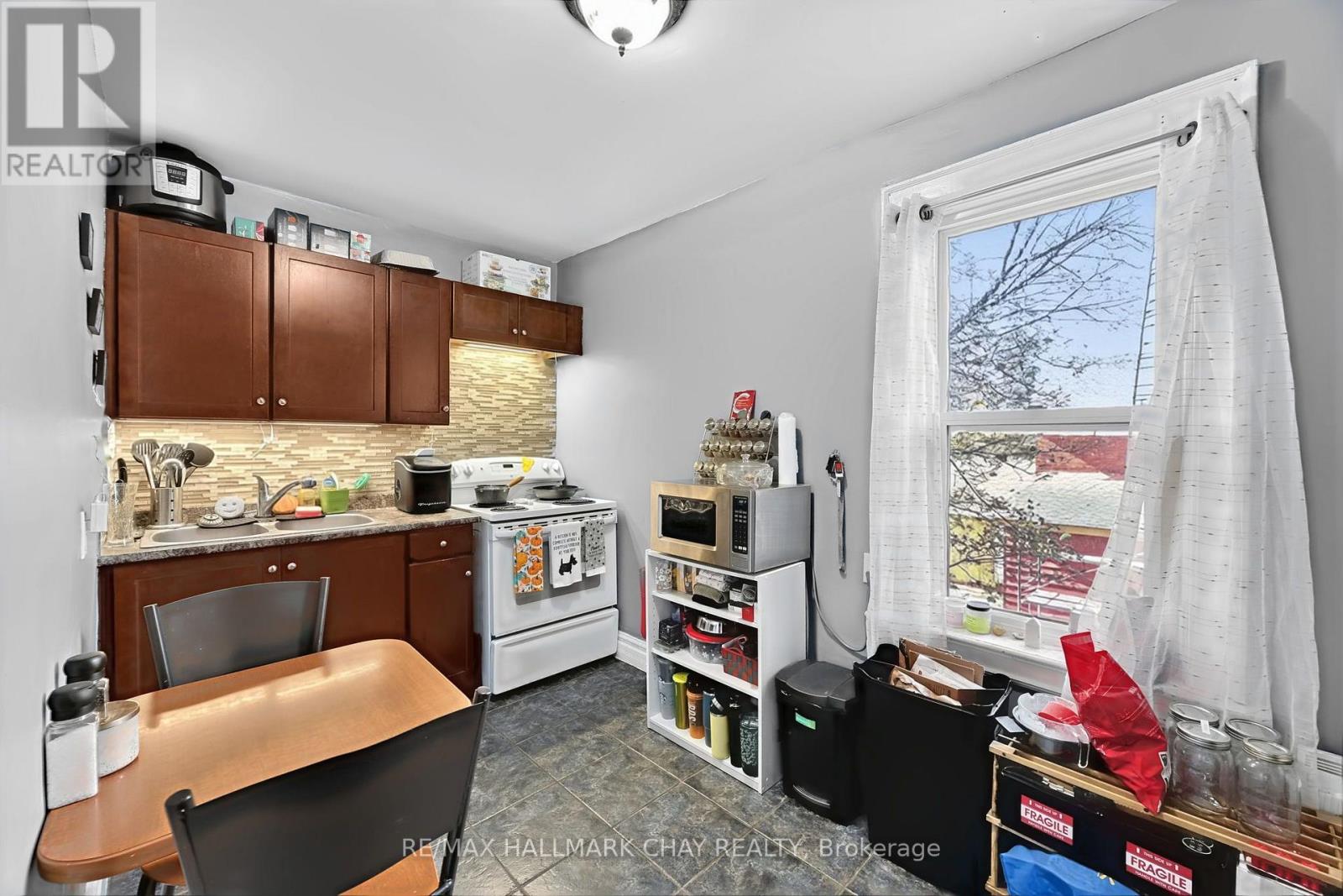 84 Burton Avenue, Barrie photo 15