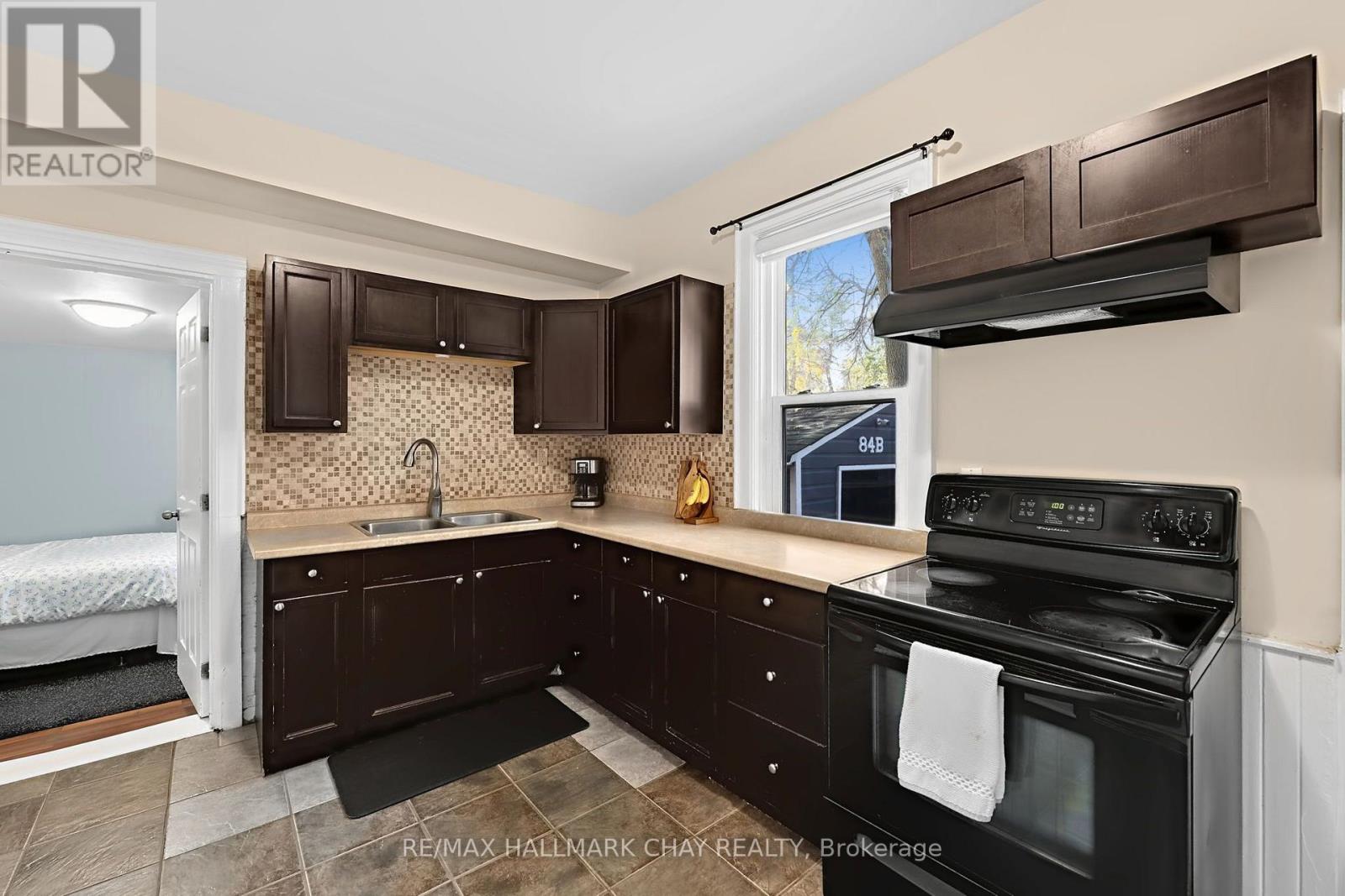 84 Burton Avenue, Barrie photo 6
