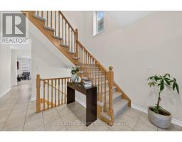 19 Leadenhall Road, Brampton, ON L7A4G4 Photo 7