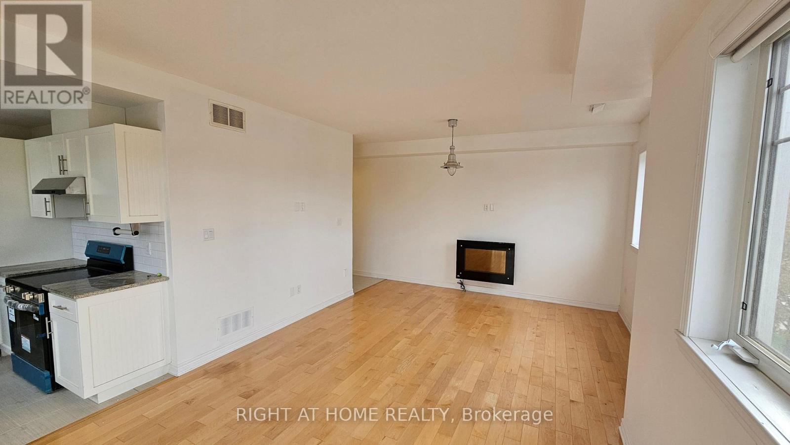 40 - 337 BEACH BOULEVARD, Hamilton (Hamilton Beach) — photo 10