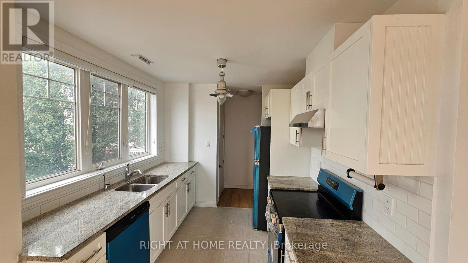 40 - 337 BEACH BOULEVARD, Hamilton (Hamilton Beach) — photo 11