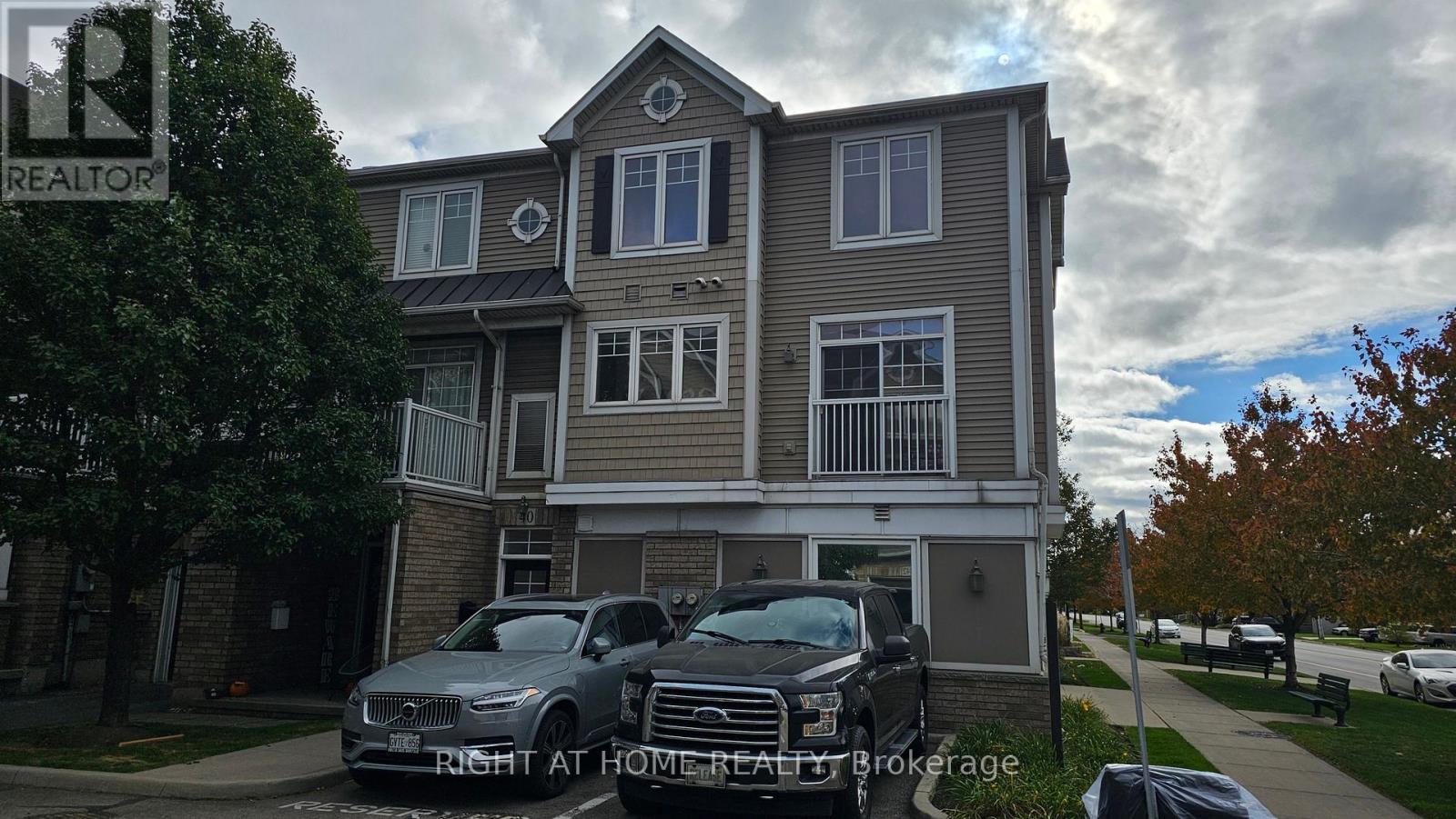 40 - 337 BEACH BOULEVARD, Hamilton (Hamilton Beach) — photo 2