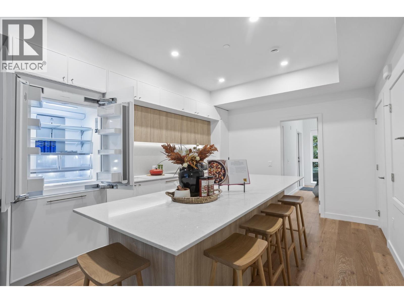 136 602 E 2nd Street, North Vancouver — photo 3