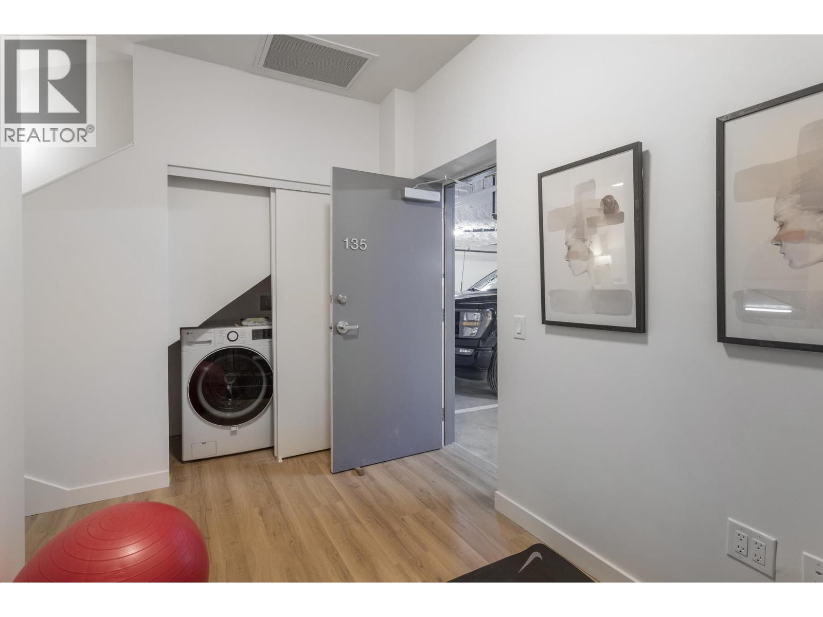 136 602 E 2nd Street, North Vancouver — photo 19