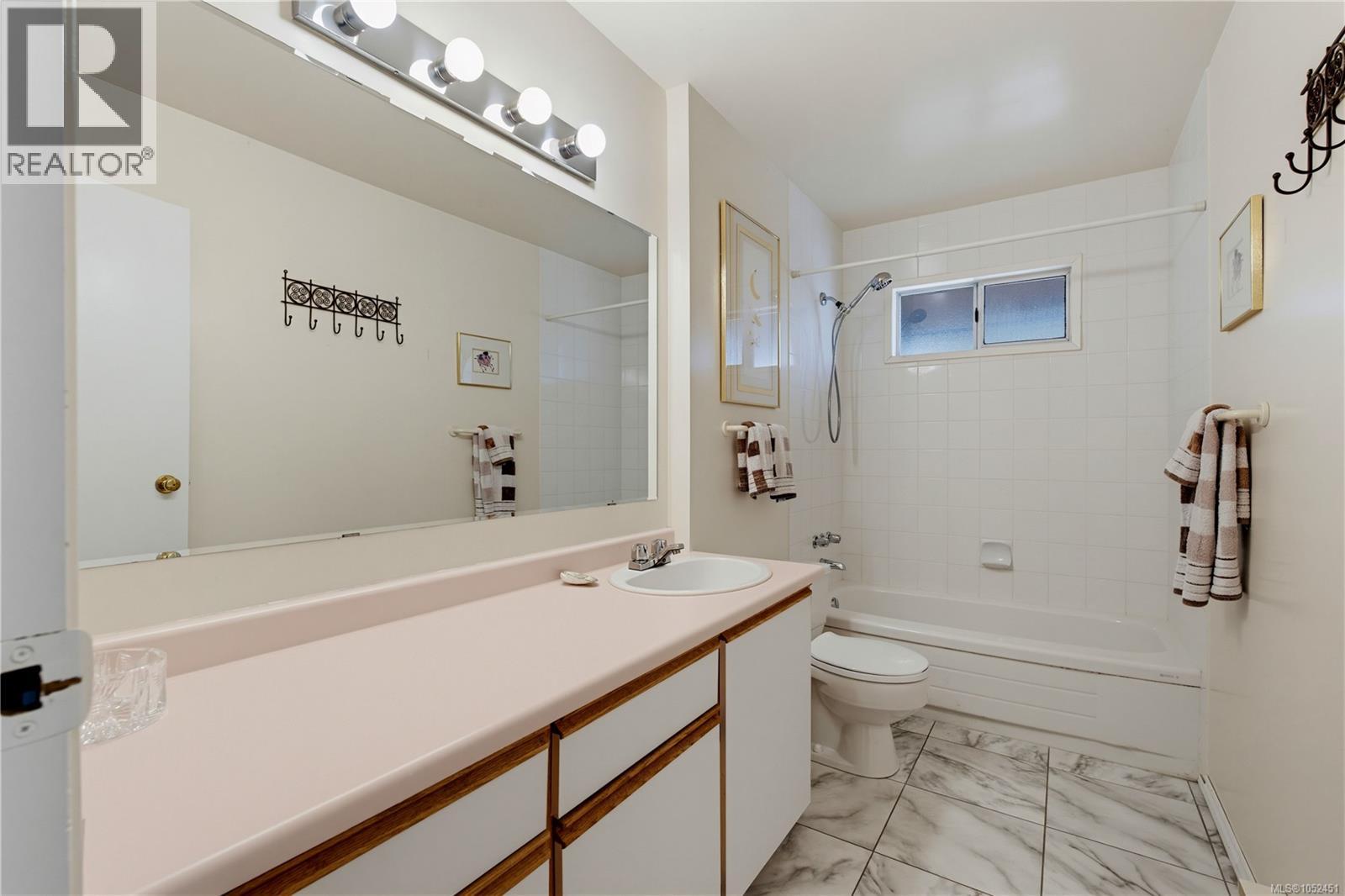  3566 McInnis Rise, Saanich