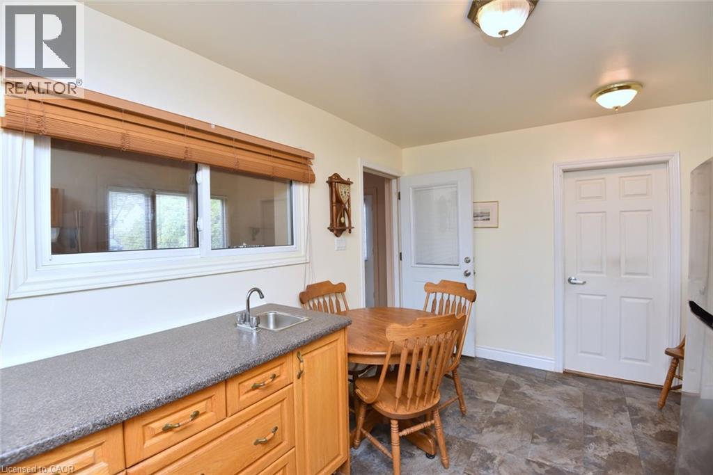 161 JULIAN Avenue, Hamilton — photo 9