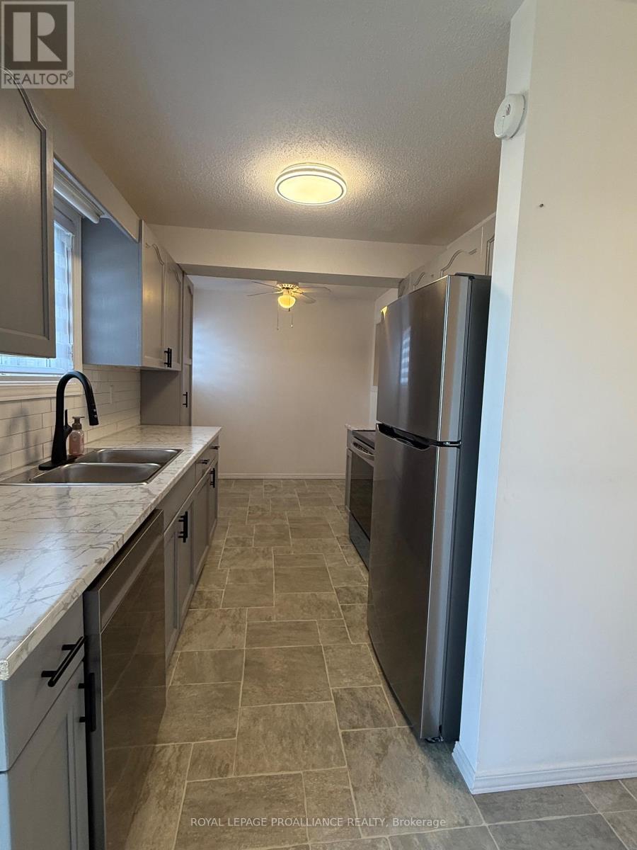 UNIT 14 - 73 LYWOOD STREET, Belleville (Belleville Ward) — photo 2