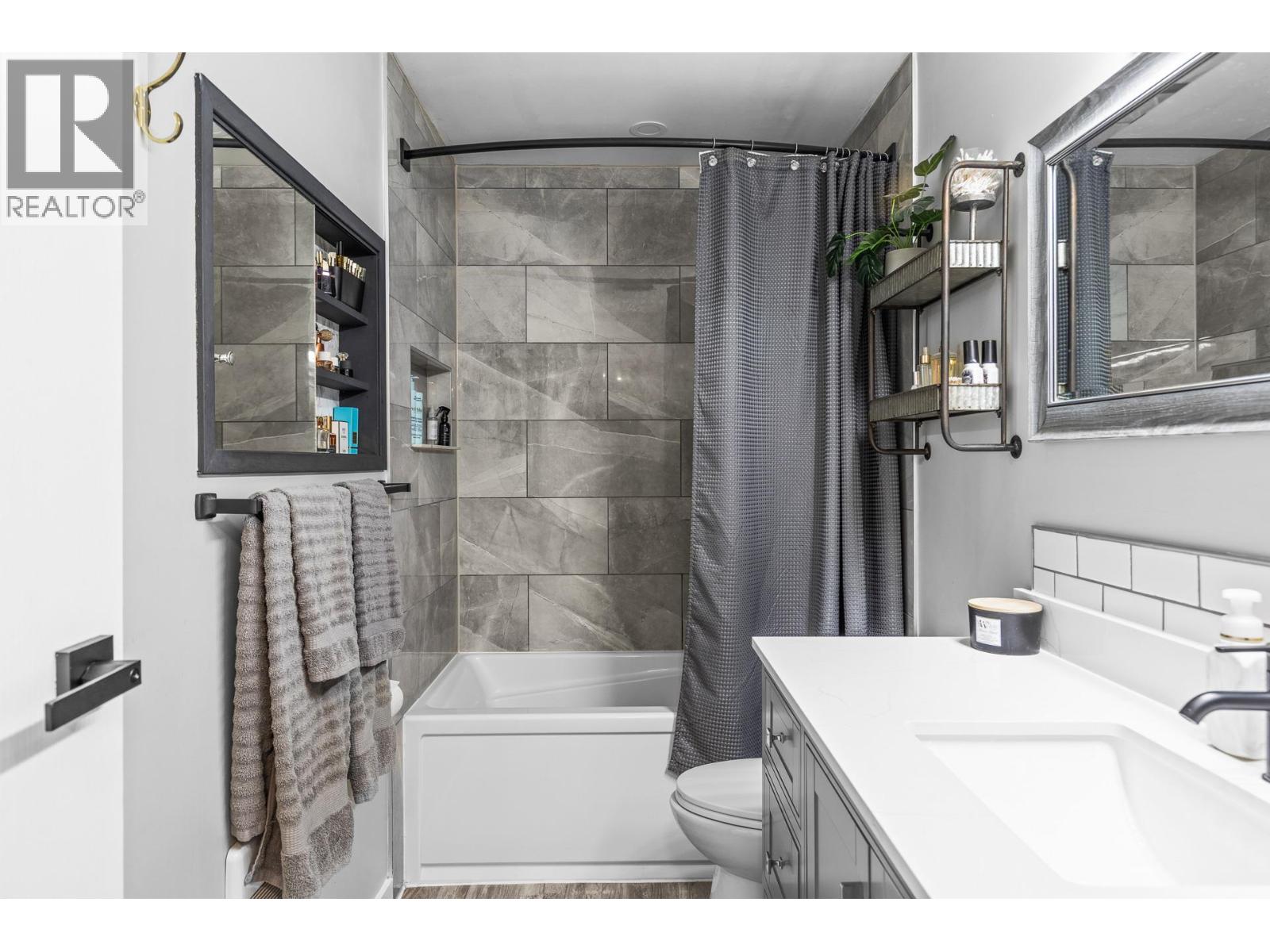 8704 JUBILEE Drive, Osoyoos