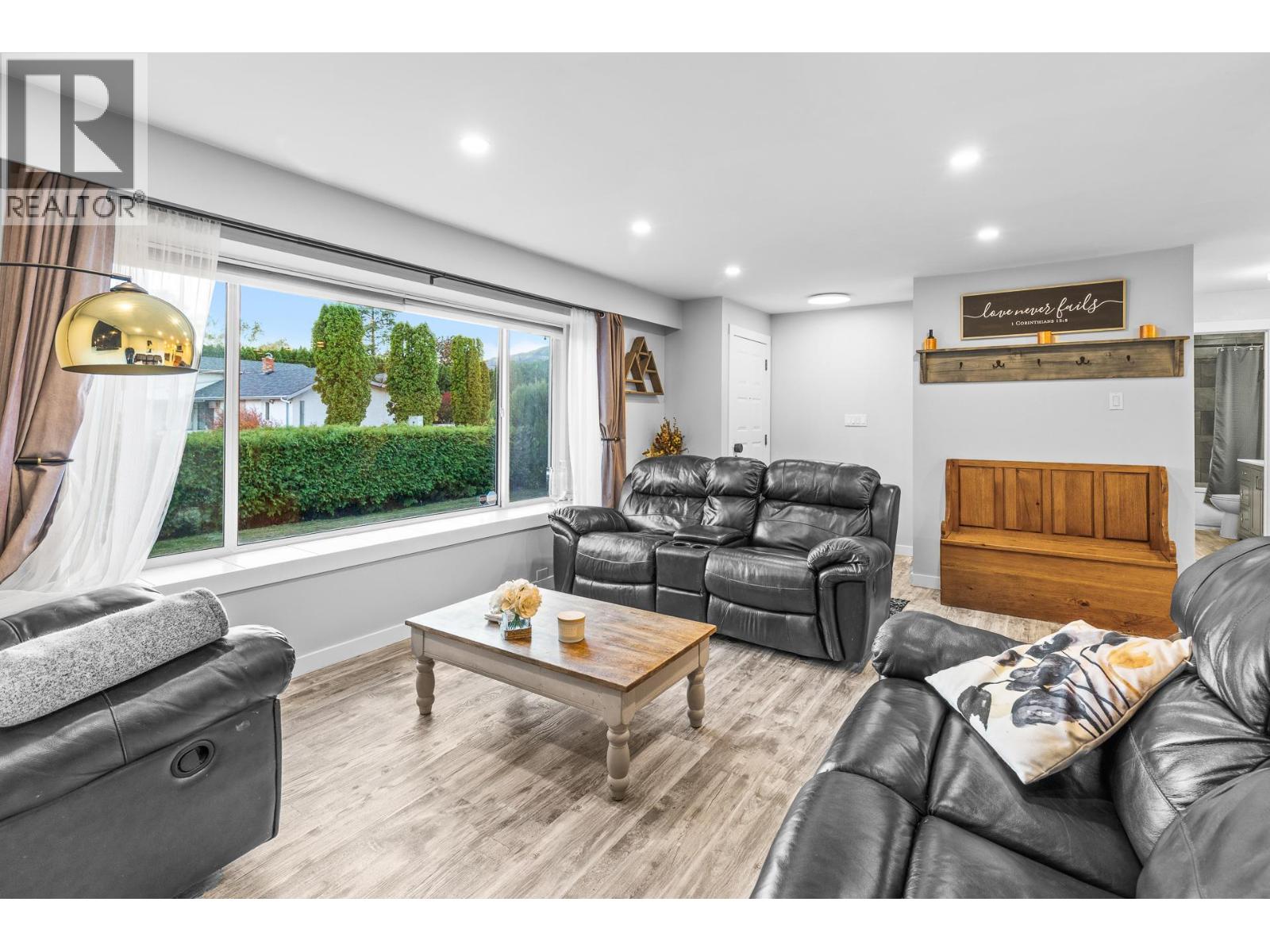 8704 JUBILEE Drive, Osoyoos