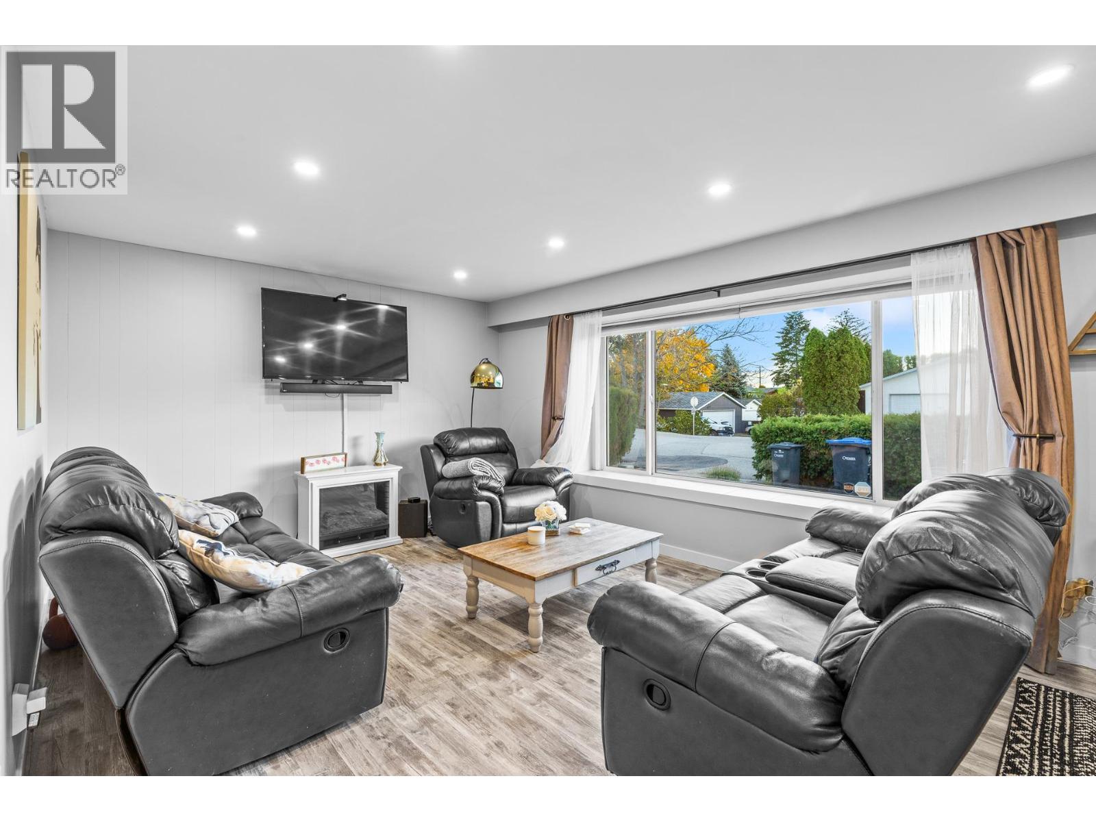 8704 JUBILEE Drive, Osoyoos
