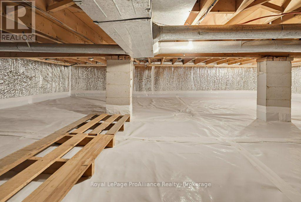7 Yates Court, Belleville, ON photo 31