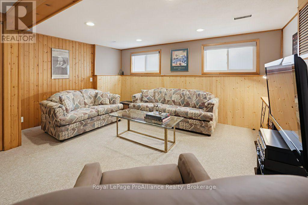 7 Yates Court, Belleville, ON photo 26