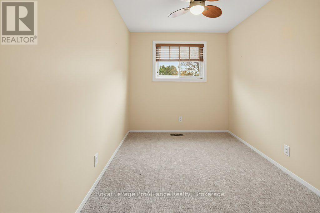 7 Yates Court, Belleville, ON photo 21