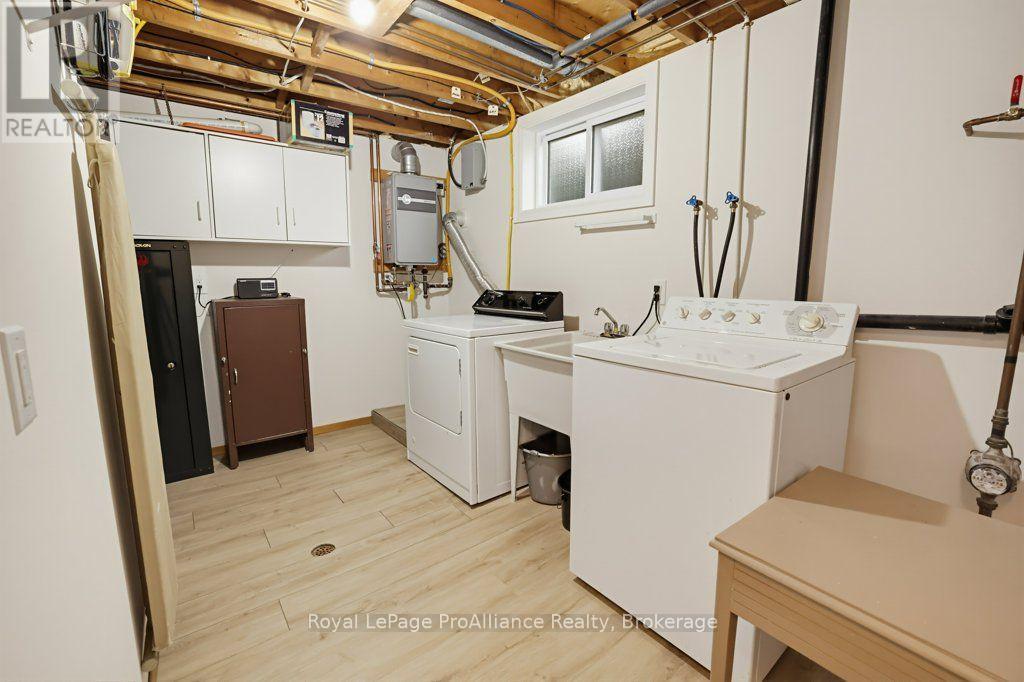 7 Yates Court, Belleville, ON photo 29