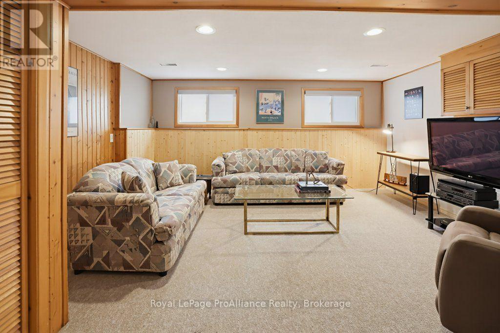 7 Yates Court, Belleville, ON photo 25