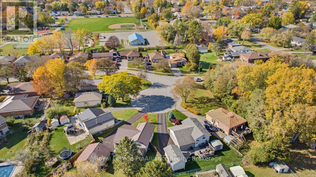 7 Yates Court, Belleville, ON photo 43